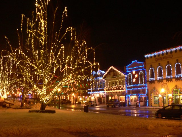 Leavenworth holiday lights